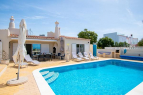 67 adm - 3 bed villa walking distance to Carvoeiro